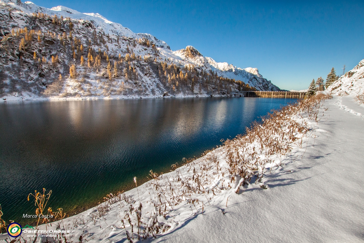 La prima neve autunnale al Calvi-42.JPG